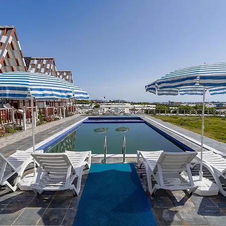 Cozy Bungalow With Shared Pool In Antalya Vakantiehuis Demre